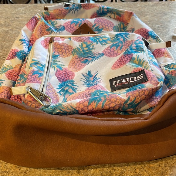 Girls backpack, Trans by Jansport, very good condition, clean, cute patterns - Picture 4 of 4